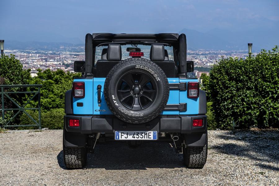  Jeep Wrangler Rubicon MoparONE Pack 2016 года  (фото 24 из 32)